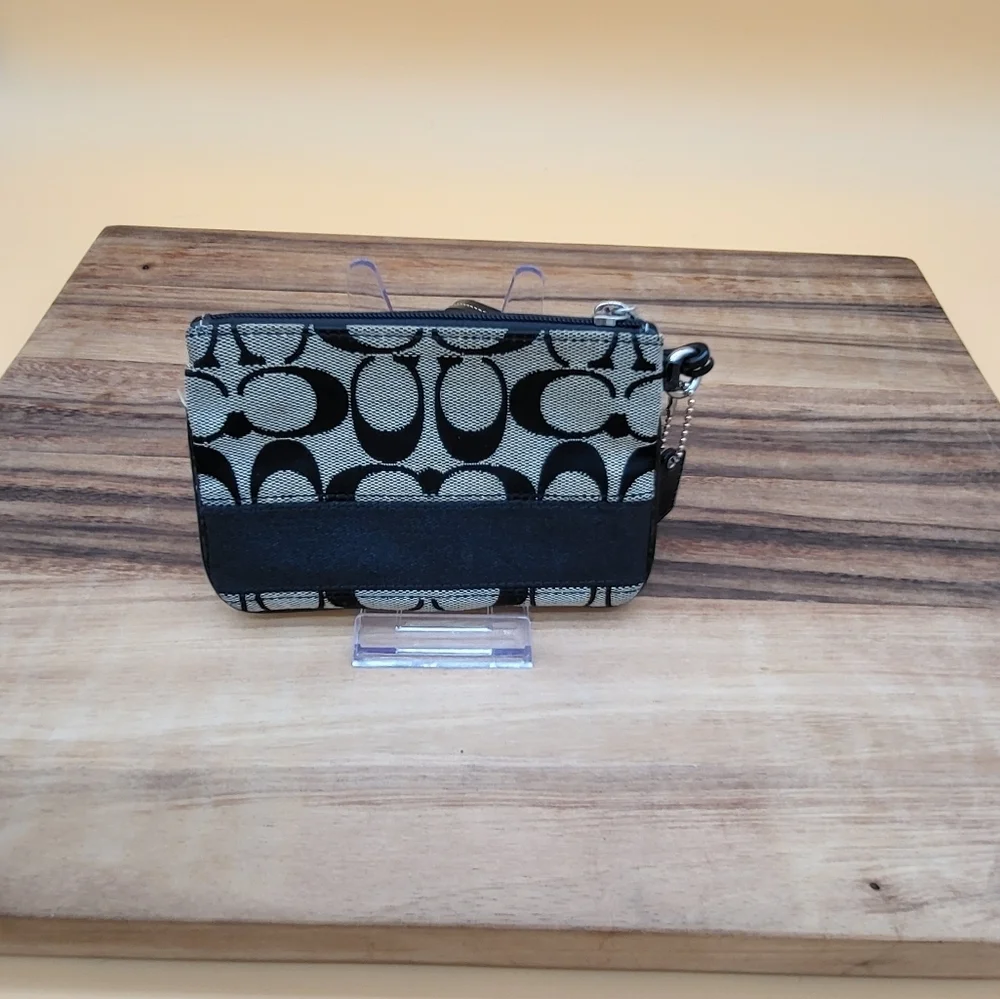 Coach Black Signature Logo Wristlet, EUC, Looks Brand New 6x4